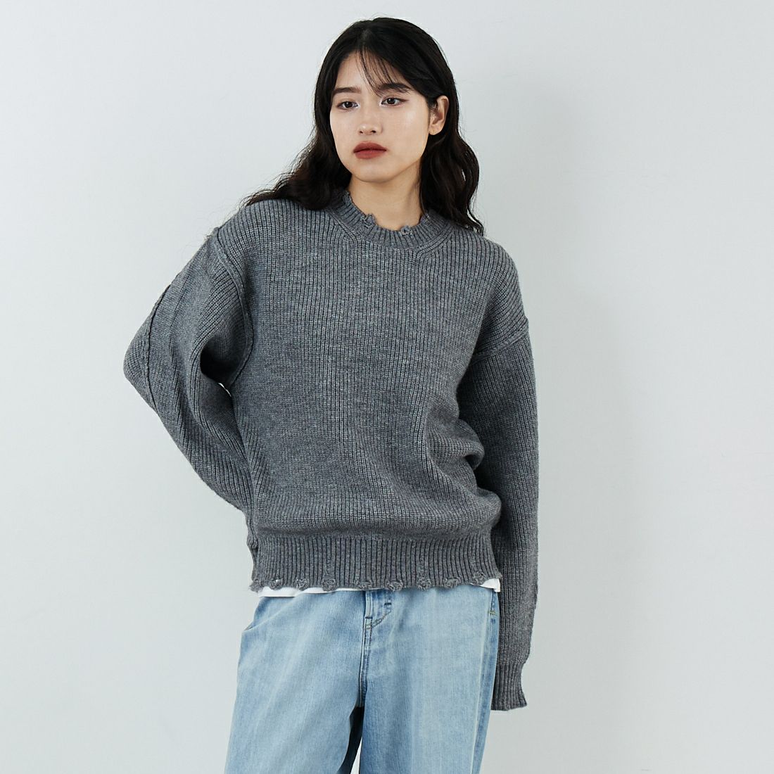 SLICK [スリック] マイクロヤーン クルーネックダメージニット [5151066] 801 H.GRAY &&モデル身長：162cm 着用サイズ：0&&