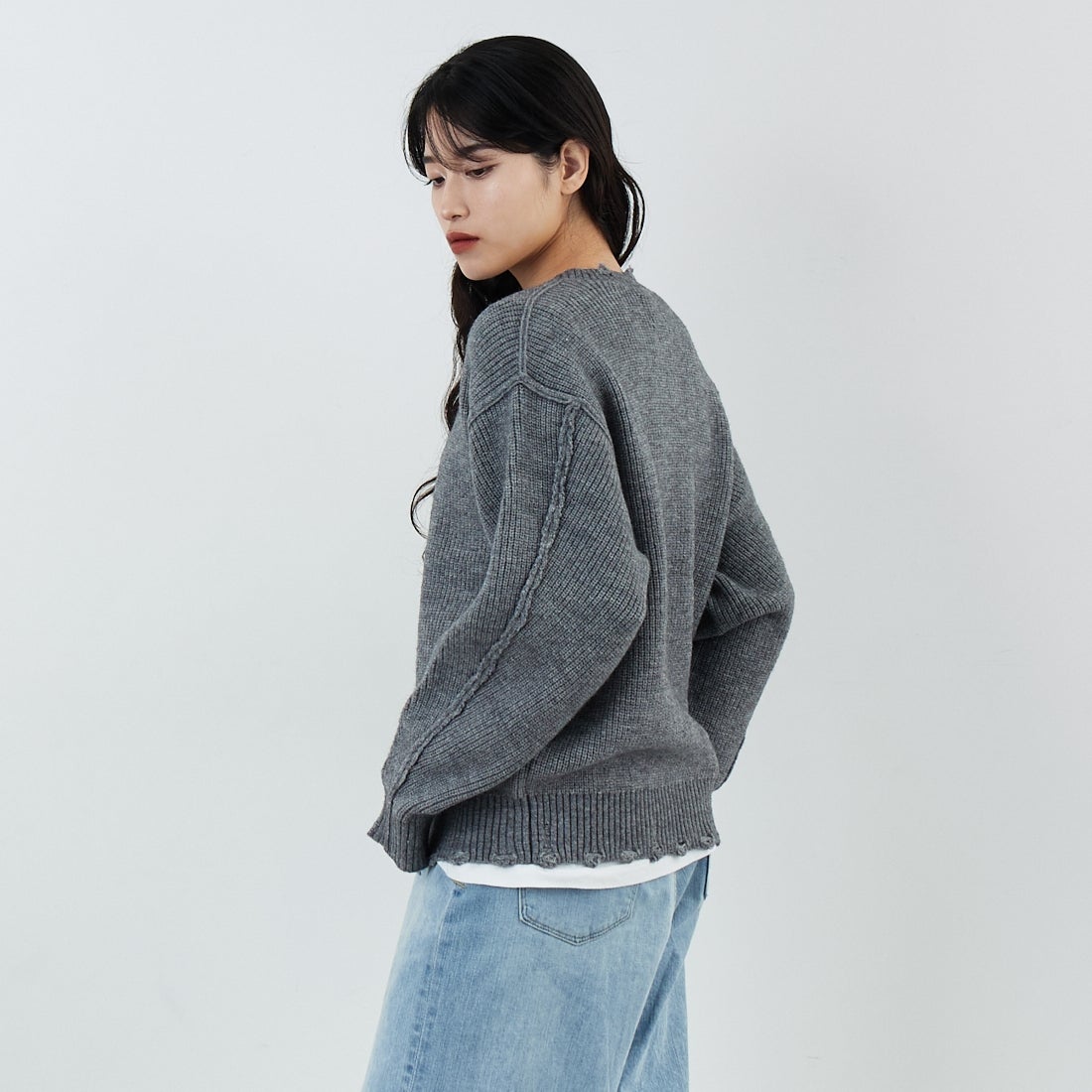 SLICK [スリック] マイクロヤーン クルーネックダメージニット [5151066] 801 H.GRAY &&モデル身長：162cm 着用サイズ：0&&