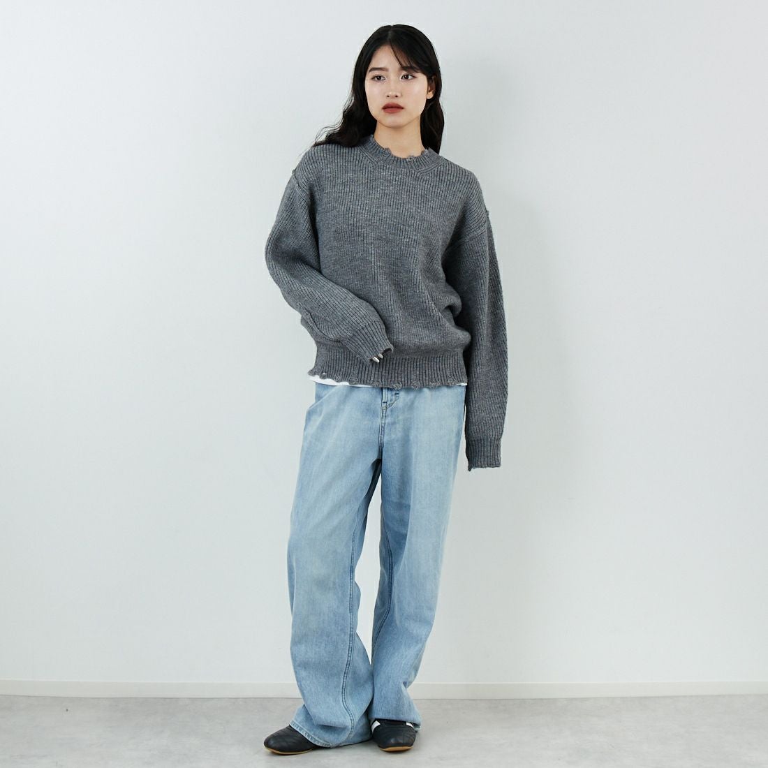 SLICK [スリック] マイクロヤーン クルーネックダメージニット [5151066] 801 H.GRAY &&モデル身長：162cm 着用サイズ：0&&