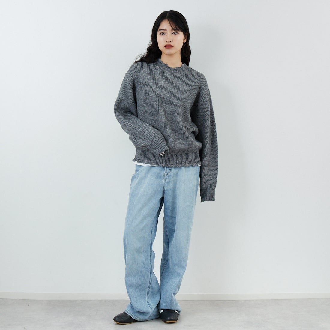 SLICK [スリック] マイクロヤーン クルーネックダメージニット [5151066] 801 H.GRAY &&モデル身長：162cm 着用サイズ：0&&