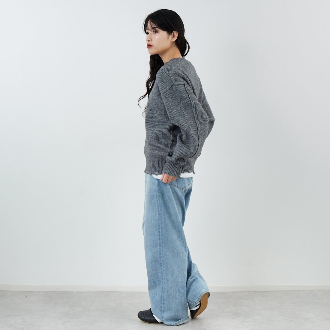 SLICK [スリック] マイクロヤーン クルーネックダメージニット [5151066] 801 H.GRAY &&モデル身長：162cm 着用サイズ：0&&