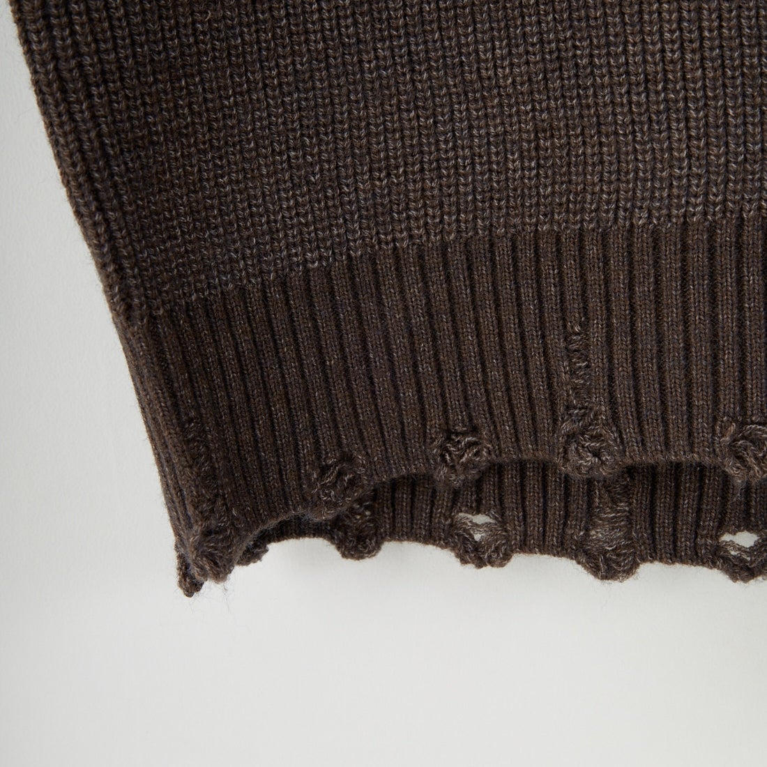 SLICK [スリック] マイクロヤーン クルーネックダメージニット [5151066] 500 BROWN