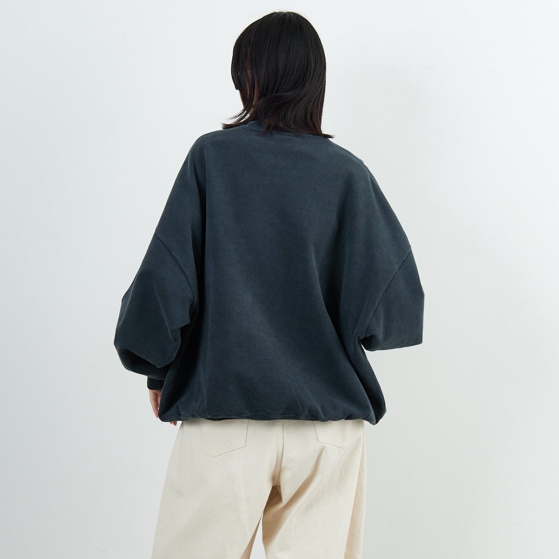 REMI RELIEF [レミレリーフ] 別注 SP加工 ダメージクルーネックスウェット [RN29373268-JF] BLACK &&モデル身長：162cm 着用サイズ：M&&