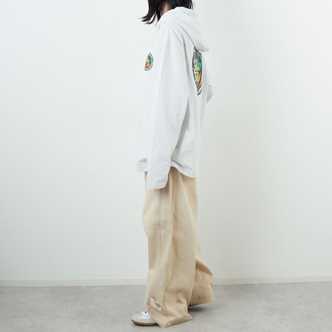 HOLIDAY [ホリデイ] スーパーファインドライ ロングスリーブダメージフーディ [25201006] S.GRAY &&モデル身長：162cm 着用サイズ：ONE SIZE&&