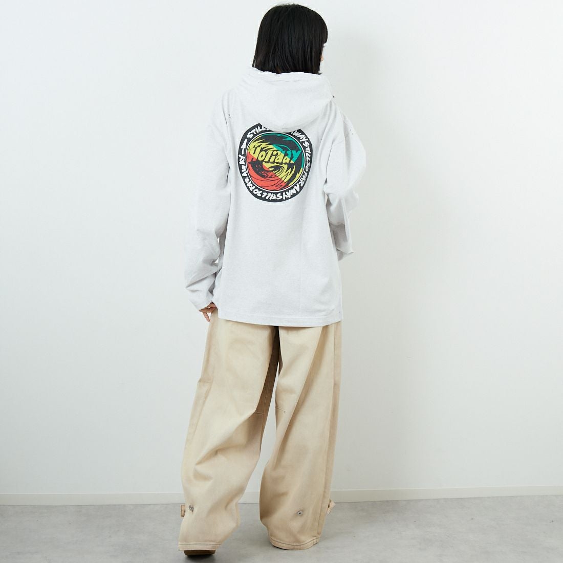 HOLIDAY [ホリデイ] スーパーファインドライ ロングスリーブダメージフーディ [25201006] S.GRAY &&モデル身長：162cm 着用サイズ：ONE SIZE&&