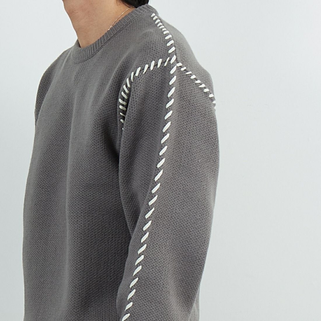 33Degrees [サーティスリーディグリーズ] ハンドステッチクルーネックニット [ND-25755014] 03 GREY &&モデル身長：179cm 着用サイズ：M&&