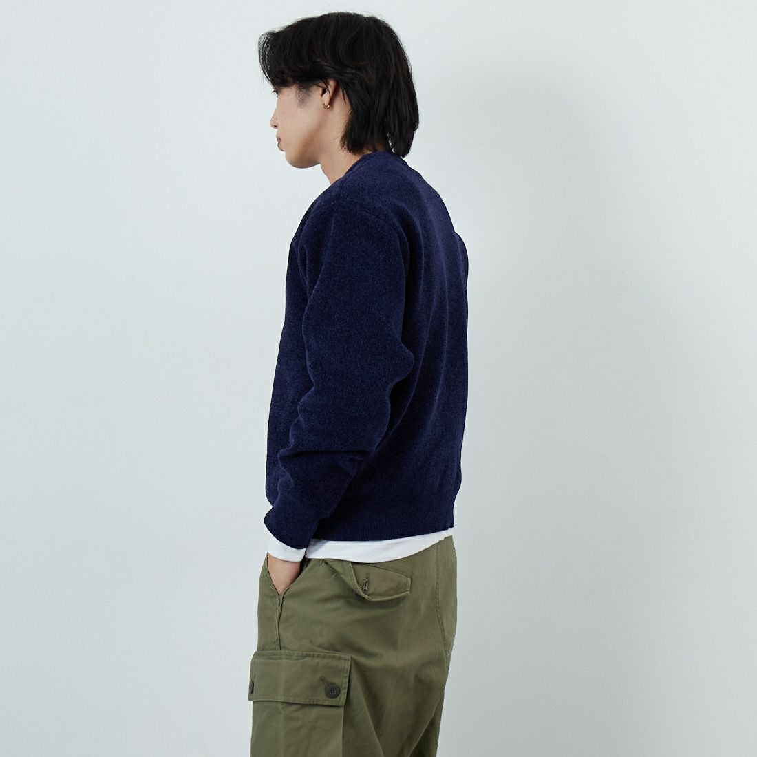 33Degrees [サーティスリーディグリーズ] グラフィックモールクルーネックニット [ND-25755017] 92 NAVY &&モデル身長：179cm 着用サイズ：M&&