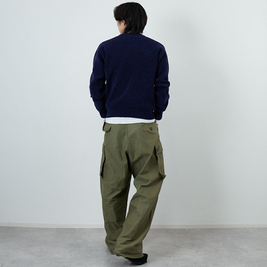 33Degrees [サーティスリーディグリーズ] グラフィックモールクルーネックニット [ND-25755017] 92 NAVY &&モデル身長：179cm 着用サイズ：M&&