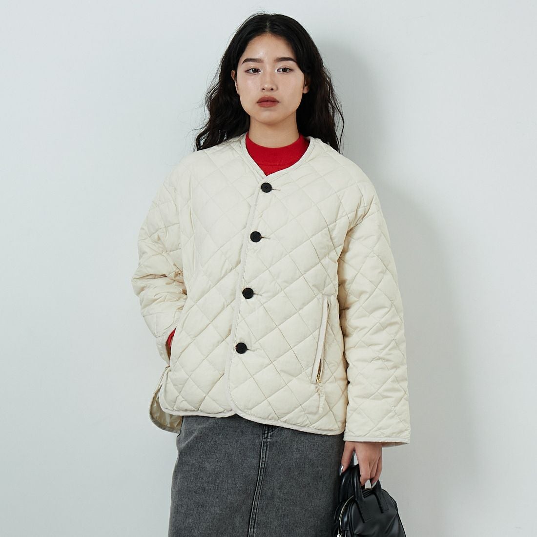 Gymphlex [ジムフレックス] キルトダウンカラーレスジャケット [GY-A0431NYM] OYSTER &&モデル身長：162cm 着用サイズ：14&&
