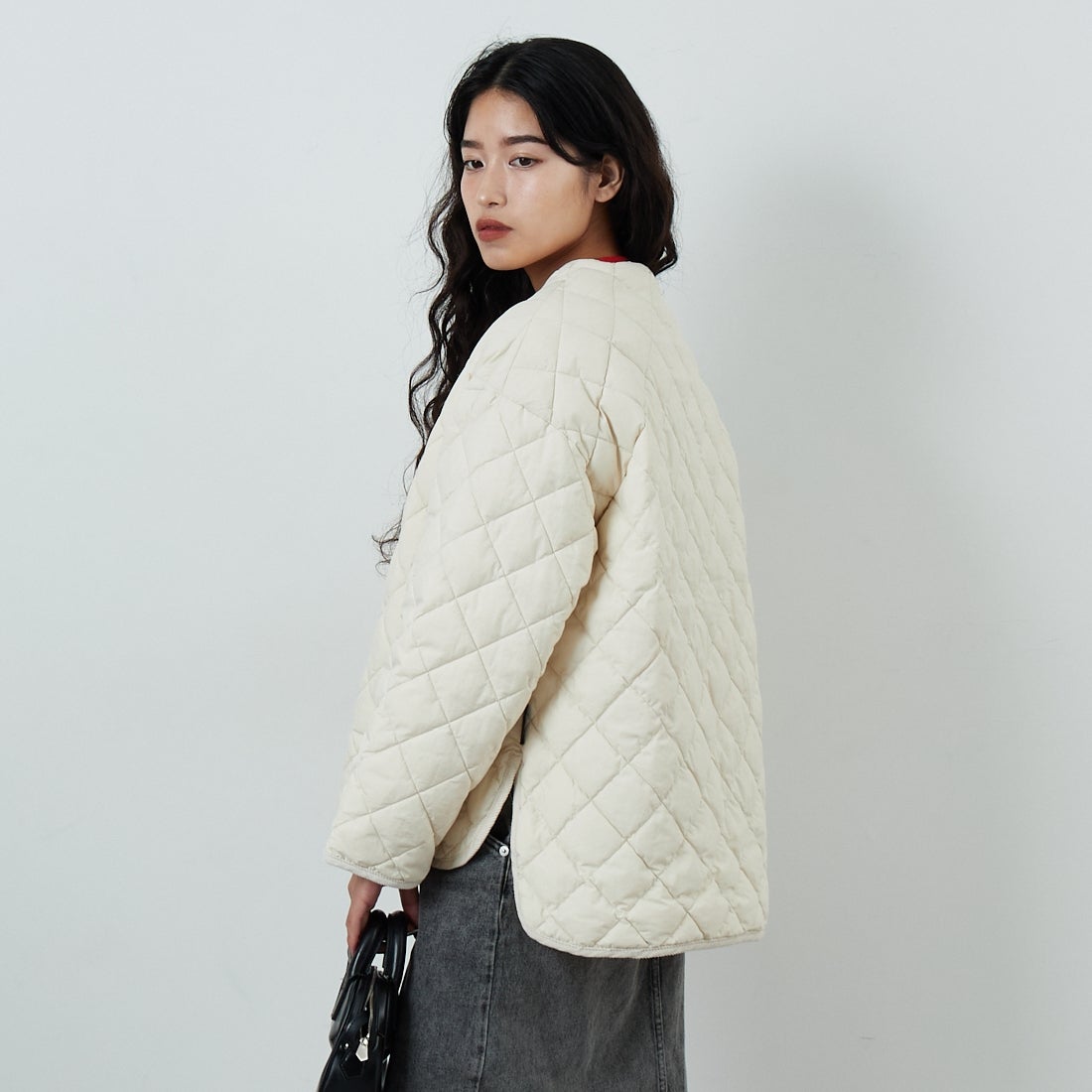 Gymphlex [ジムフレックス] キルトダウンカラーレスジャケット [GY-A0431NYM] OYSTER &&モデル身長：162cm 着用サイズ：14&&