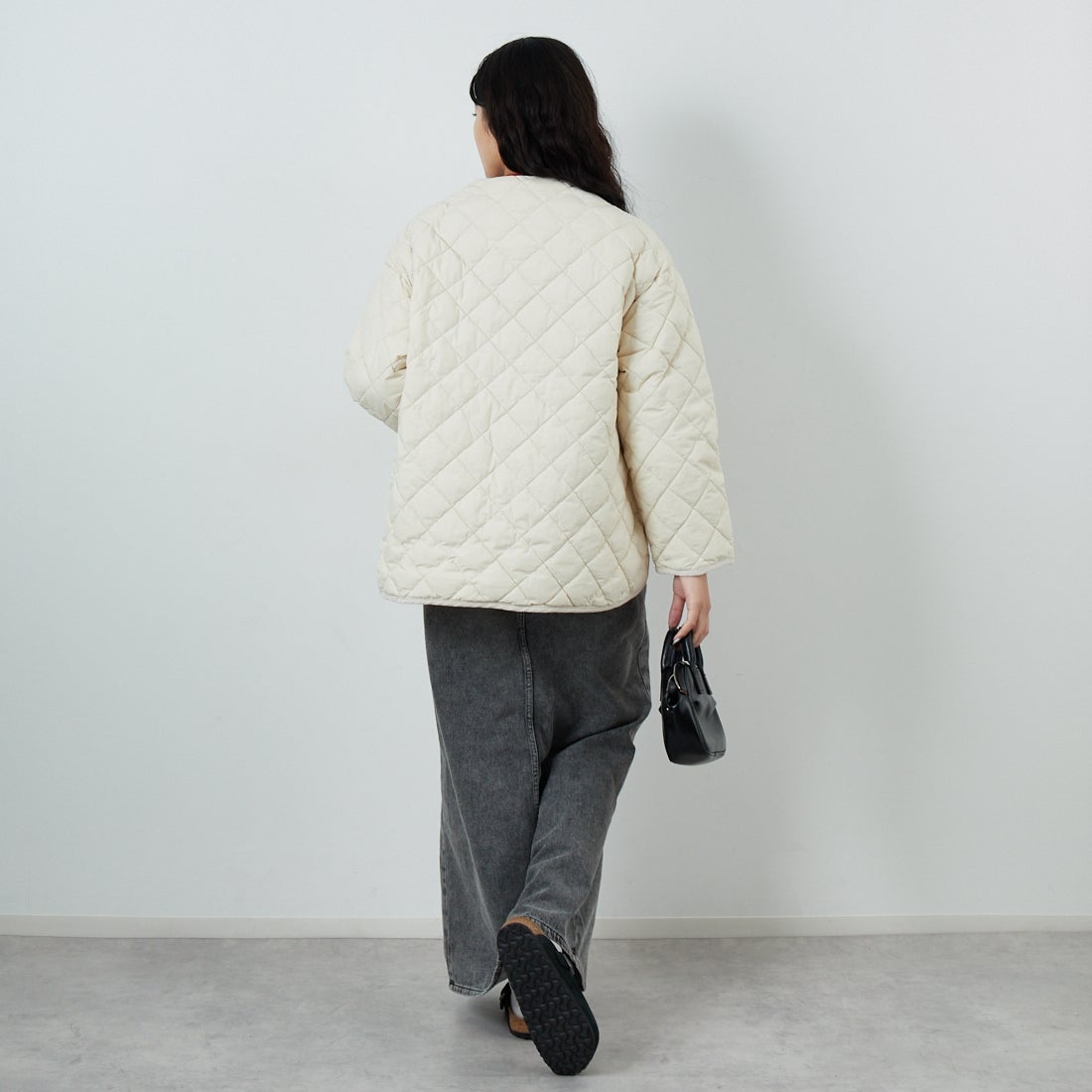 Gymphlex [ジムフレックス] キルトダウンカラーレスジャケット [GY-A0431NYM] OYSTER &&モデル身長：162cm 着用サイズ：14&&