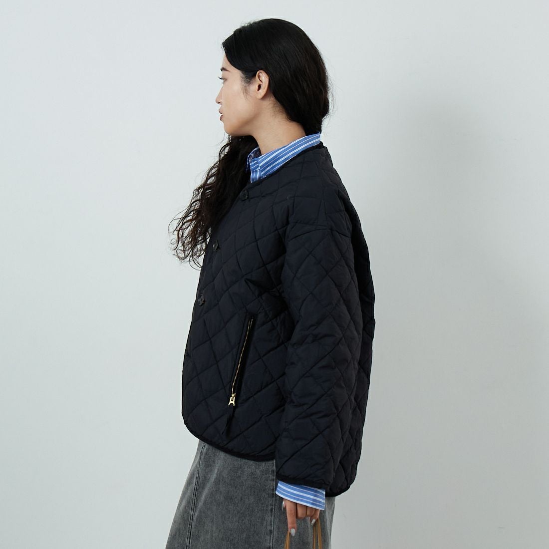 Gymphlex [ジムフレックス] キルトダウンカラーレスジャケット [GY-A0431NYM] BLACK &&モデル身長：162cm 着用サイズ：14&&