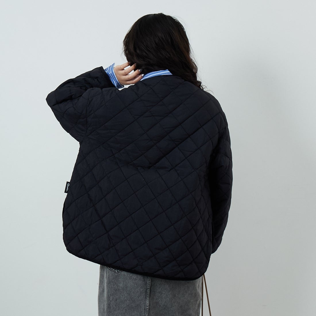 Gymphlex [ジムフレックス] キルトダウンカラーレスジャケット [GY-A0431NYM] BLACK &&モデル身長：162cm 着用サイズ：14&&