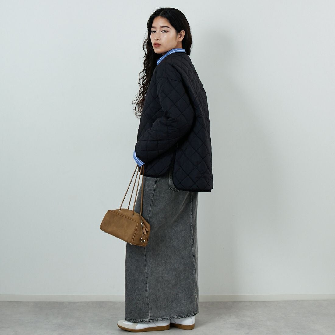 Gymphlex [ジムフレックス] キルトダウンカラーレスジャケット [GY-A0431NYM] BLACK &&モデル身長：162cm 着用サイズ：14&&