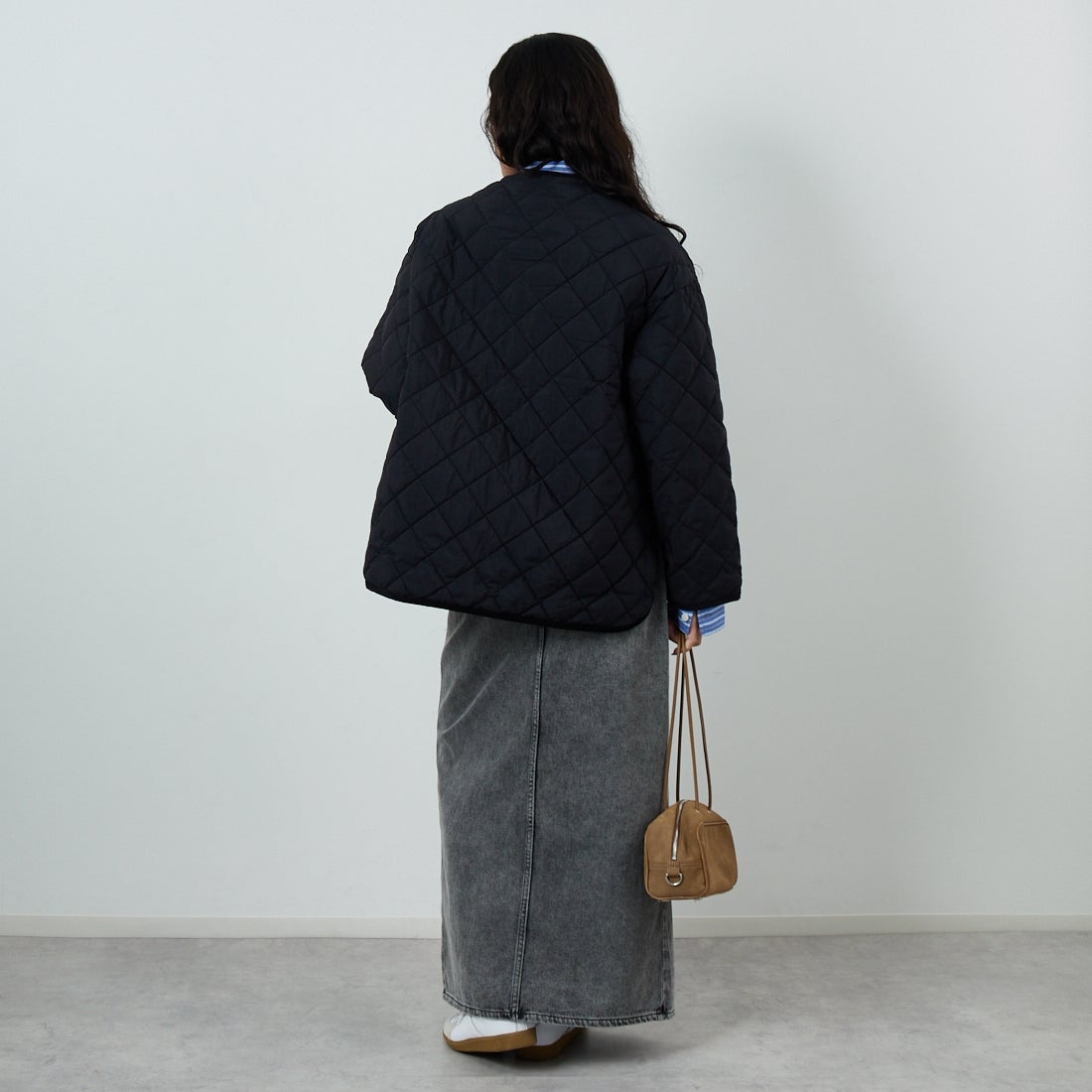 Gymphlex [ジムフレックス] キルトダウンカラーレスジャケット [GY-A0431NYM] BLACK &&モデル身長：162cm 着用サイズ：14&&