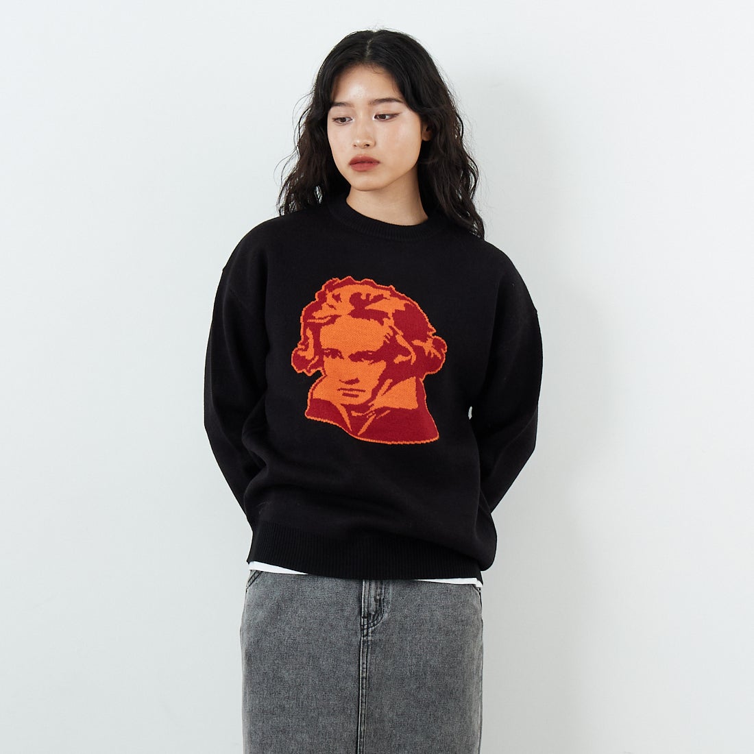 Noir Fabrik [ヌワールファブリック] 人物像柄ダブルジャガードニット [NF-254-097] C BLK/ORG C BLK/ORG &&モデル身長：162cm 着用サイズ：S&&