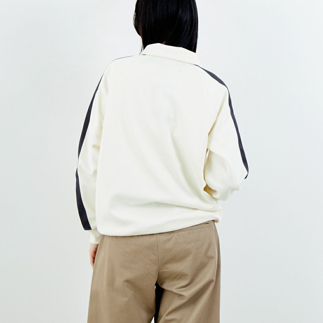 FRED PERRY [フレッドペリー] 別注 配色ライン トラックジャケット [FPM-25A-029JF] ECRU/ANCHO &&モデル身長：162cm 着用サイズ：S&&