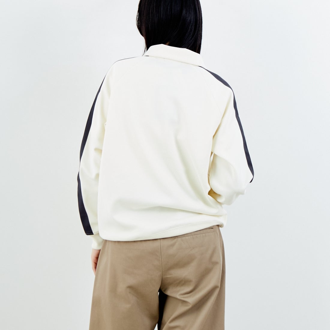 FRED PERRY [フレッドペリー] 別注 配色ライン トラックジャケット [FPM-25A-029JF] ECRU/ANCHO &&モデル身長：162cm 着用サイズ：S&&