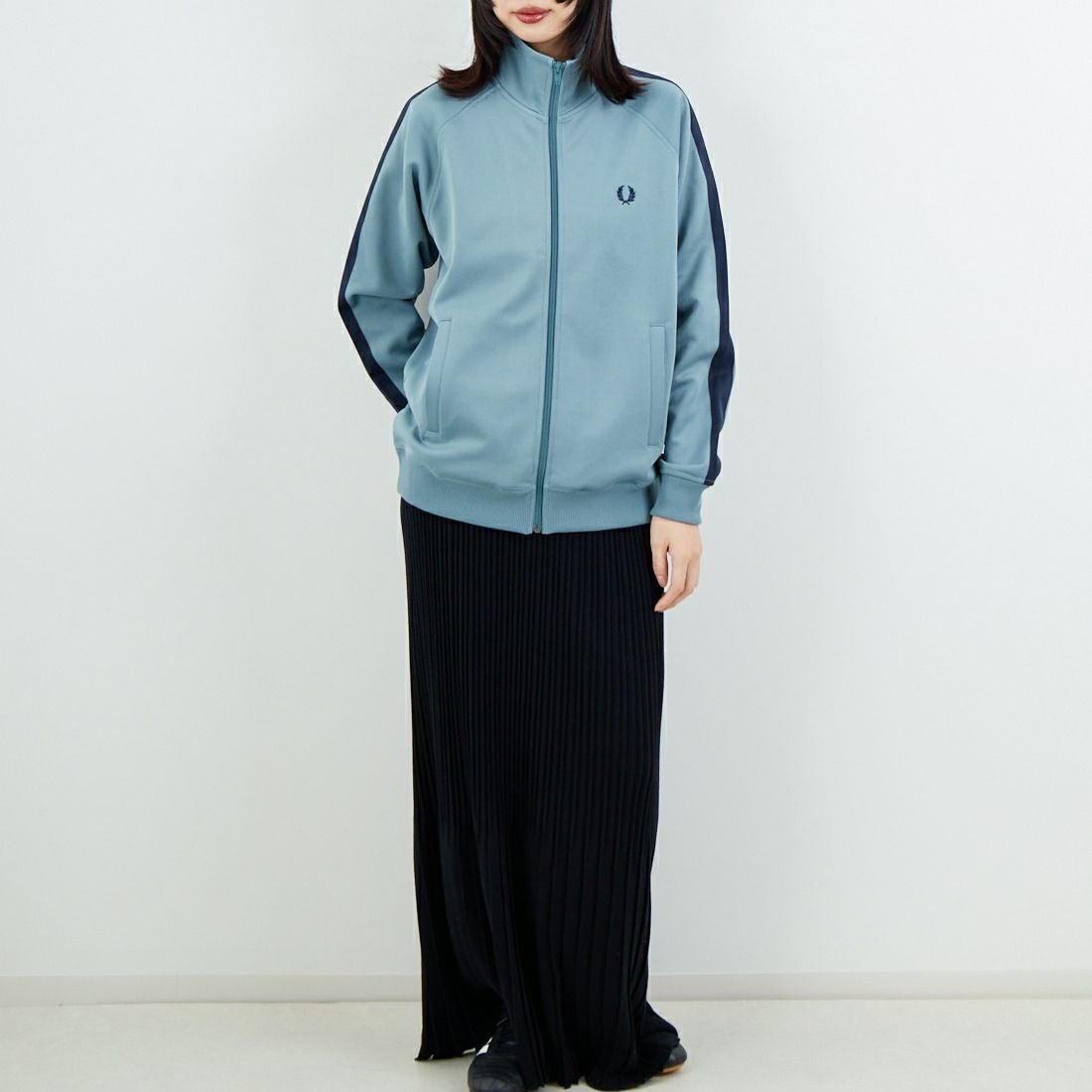 FRED PERRY [フレッドペリー] 別注 配色ライン トラックジャケット [FPM-25A-029JF] STOCKPORTB &&モデル身長：162cm 着用サイズ：S&&