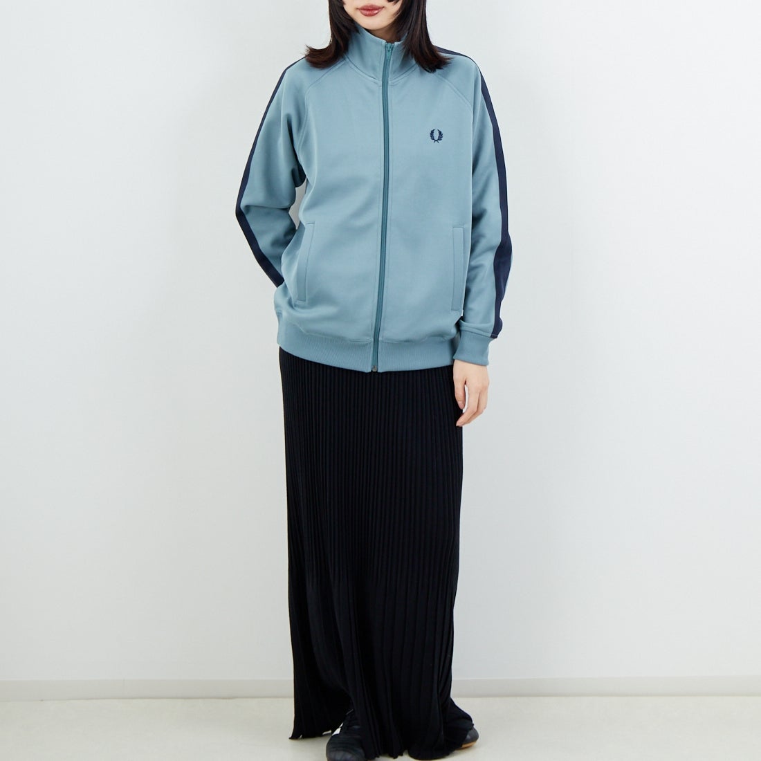 FRED PERRY [フレッドペリー] 別注 配色ライン トラックジャケット [FPM-25A-029JF] STOCKPORTB &&モデル身長：162cm 着用サイズ：S&&