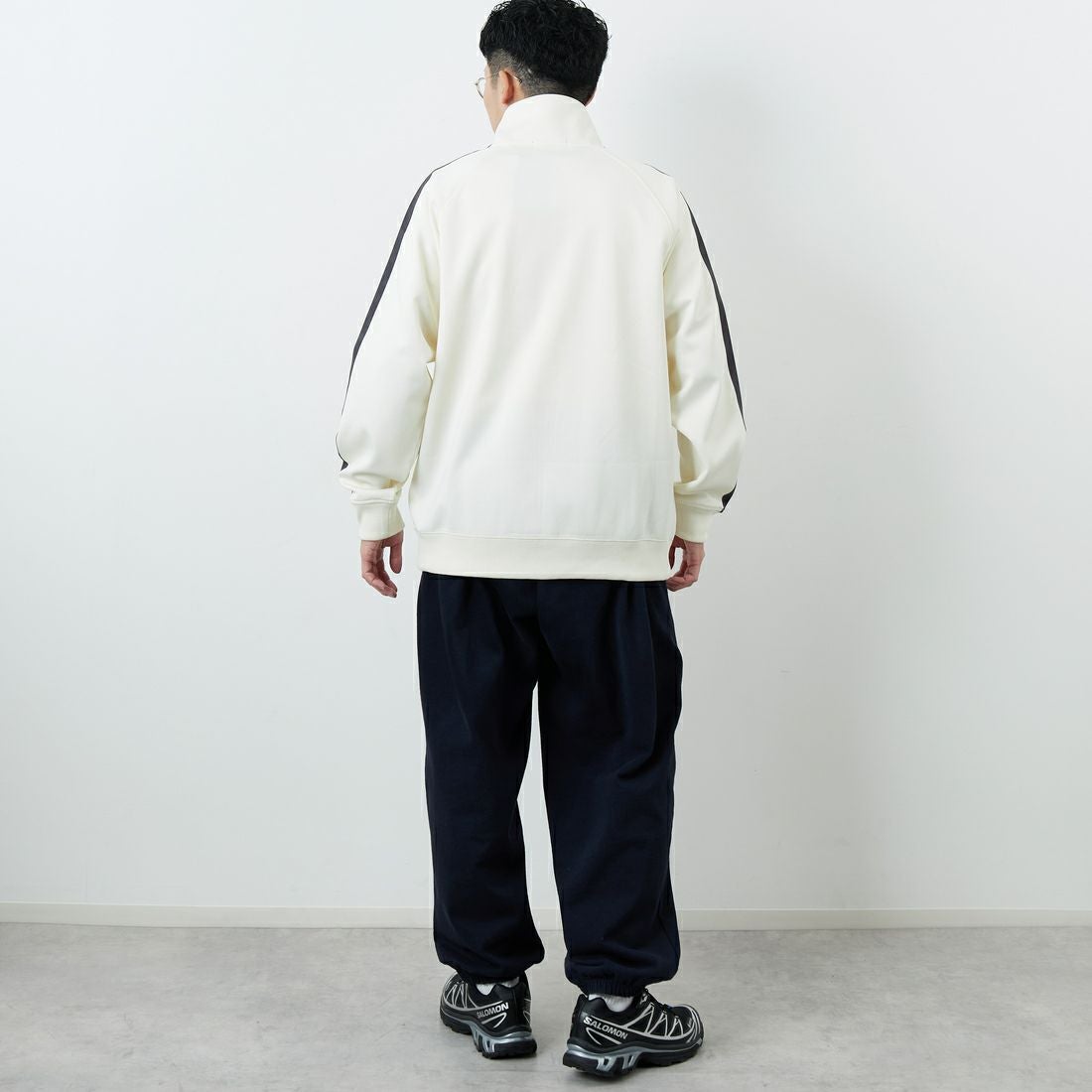 FRED PERRY [フレッドペリー] 別注 配色ライン トラックジャケット [FPM-25A-029JF] ECRU/ANCHO &&モデル身長：168cm 着用サイズ：L&&