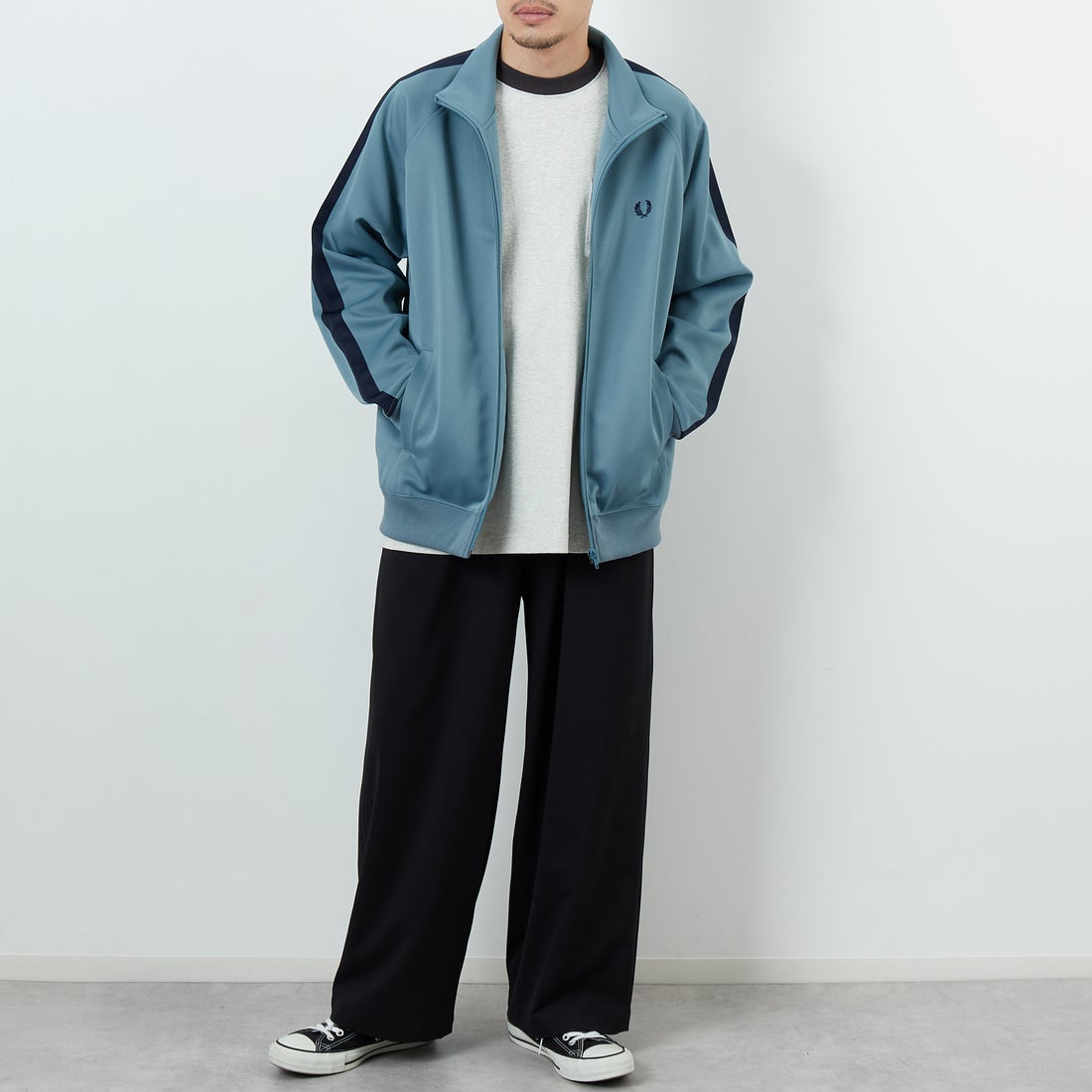 FRED PERRY [フレッドペリー] 別注 配色ライン トラックジャケット [FPM-25A-029JF] STOCKPORTB &&モデル身長：168cm 着用サイズ：L&&
