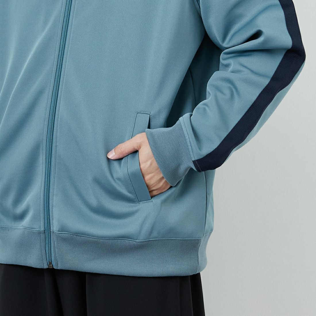 FRED PERRY [フレッドペリー] 別注 配色ライン トラックジャケット [FPM-25A-029JF] STOCKPORTB &&モデル身長：168cm 着用サイズ：L&&