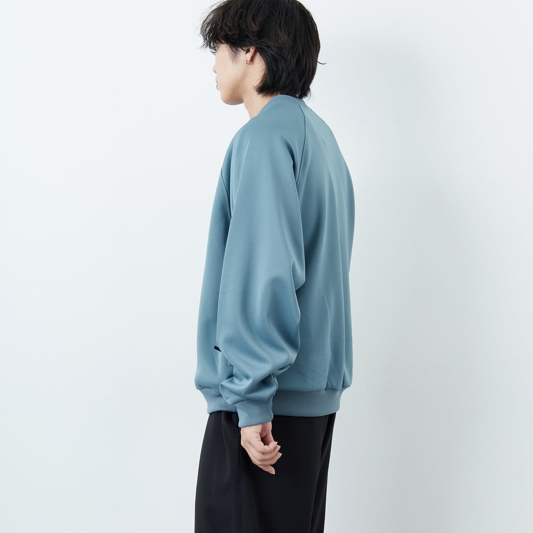 FRED PERRY [フレッドペリー] 別注 トラック クルーネックプルオーバー [FPM-25A-030JF] STOCKPORTB &&モデル身長：179cm 着用サイズ：L&&