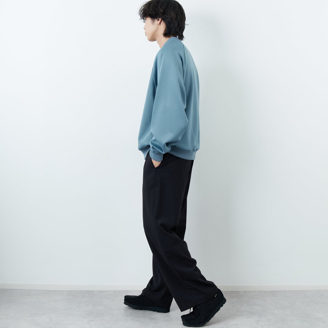 FRED PERRY [フレッドペリー] 別注 トラック クルーネックプルオーバー [FPM-25A-030JF] STOCKPORTB &&モデル身長：179cm 着用サイズ：L&&