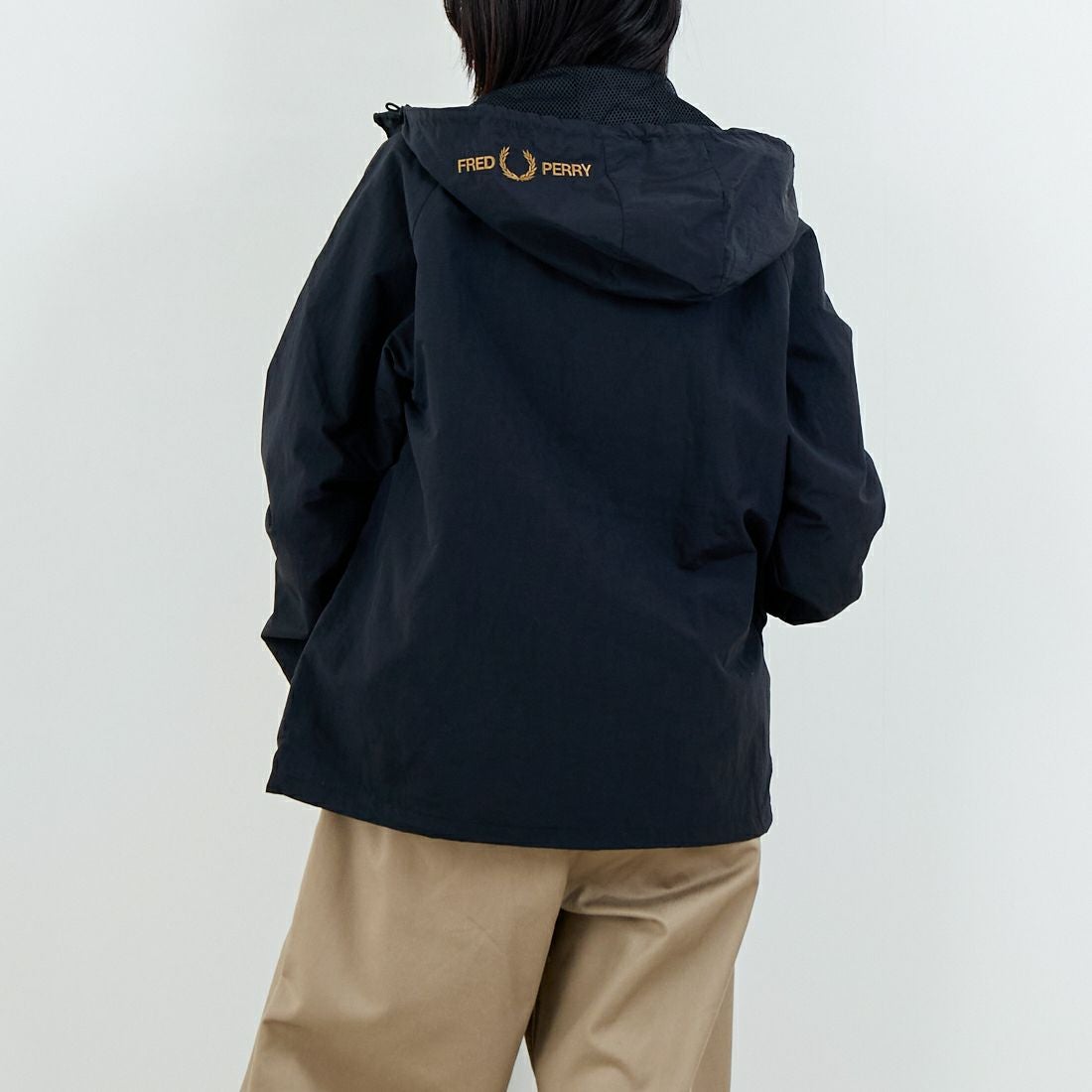 【美品】FRED PERRY　月桂樹ロゴ刺繡短丈ブルゾン　Mサイズ　ネイビー 美品】FRED PERRY 月桂樹ロゴ刺繡短丈ブルゾン Mサイズ ネイビー