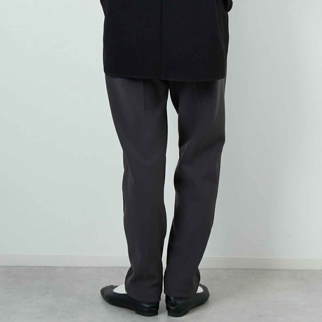 DIGNITE COLLIER [ディニテコリエ] 裏フリーステーパードパンツ [80256340] 003 ﾁｬｺｰﾙ &&モデル身長：162cm 着用サイズ：F&&