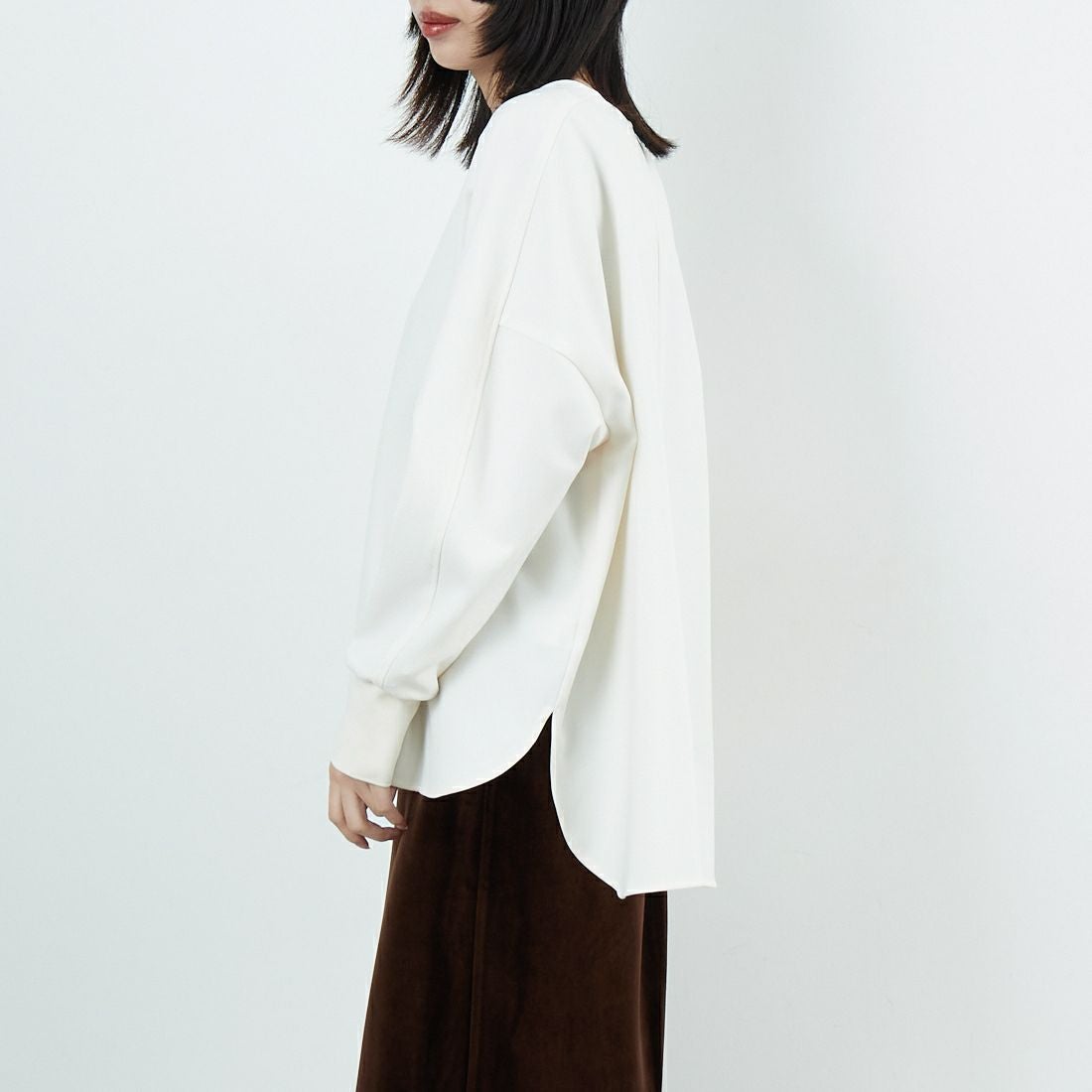 DIGNITE COLLIER [ディニテコリエ] ツイル袖リブプルオーバー [80256331] 031 ｵﾌﾎﾜｲﾄ &&モデル身長：162cm 着用サイズ：F&&