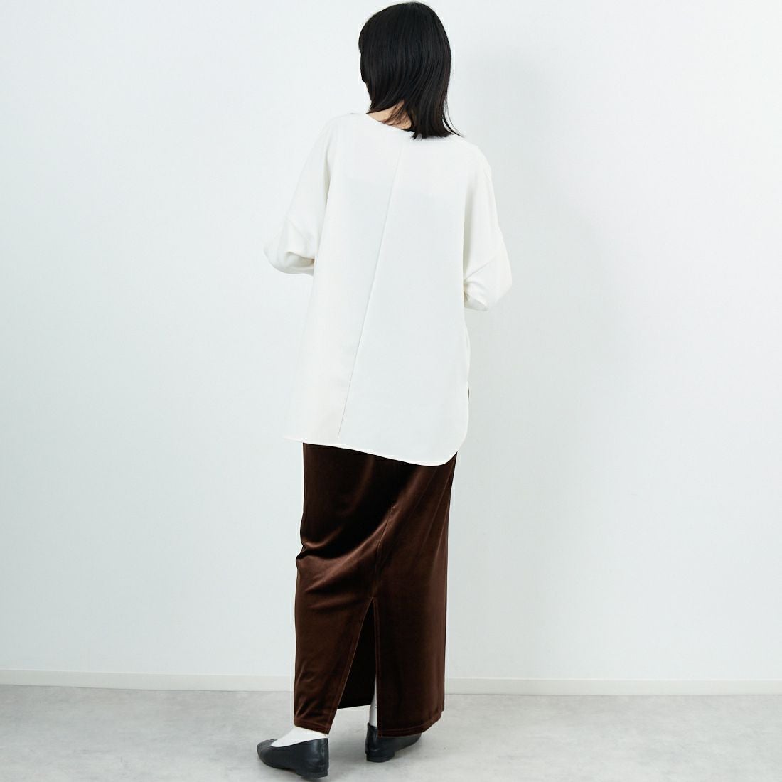 DIGNITE COLLIER [ディニテコリエ] ツイル袖リブプルオーバー [80256331] 031 ｵﾌﾎﾜｲﾄ &&モデル身長：162cm 着用サイズ：F&&