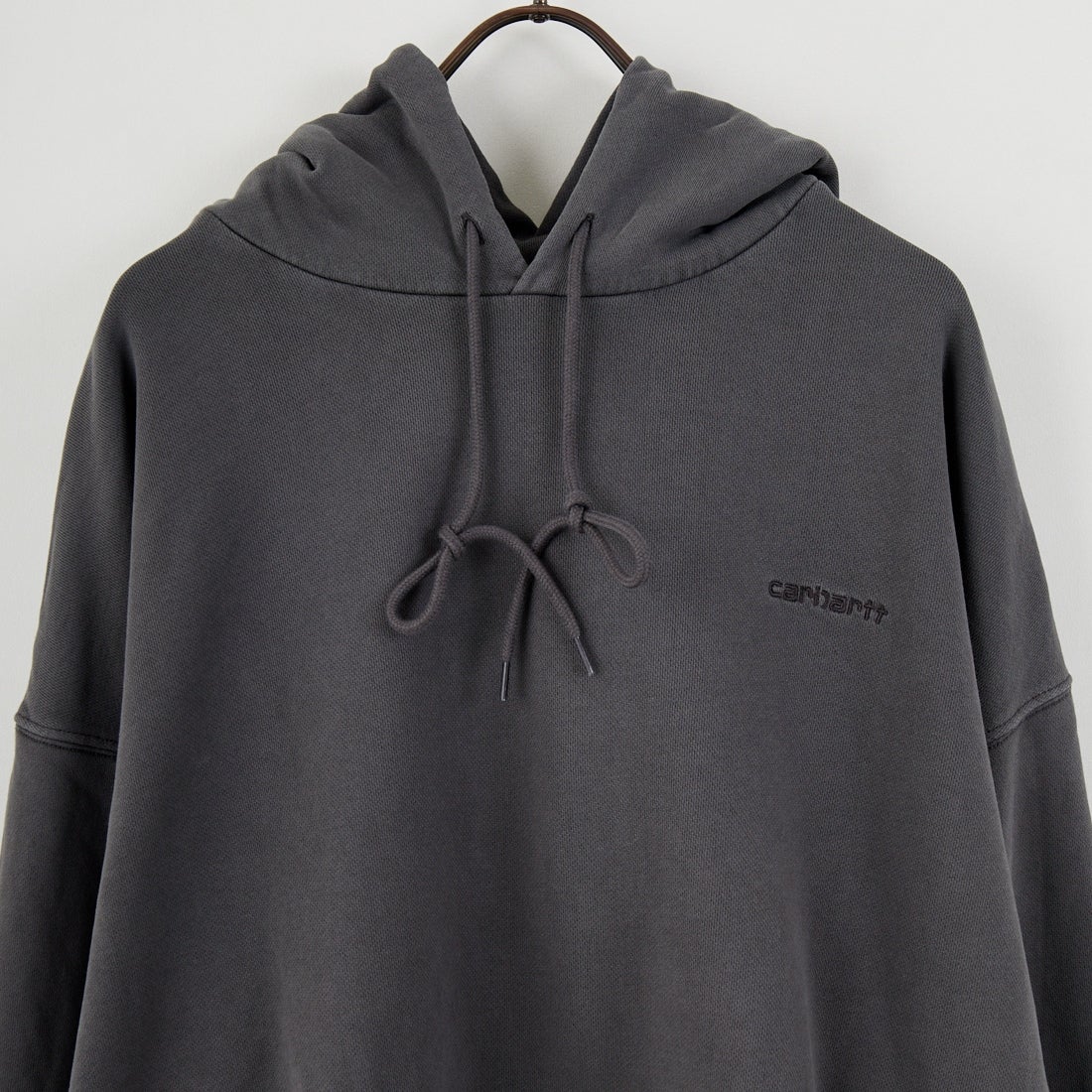 carhartt WIP [カーハートダブリューアイピー] フーデッドベントンスウェットシャツ [I034589] GRAPHITE