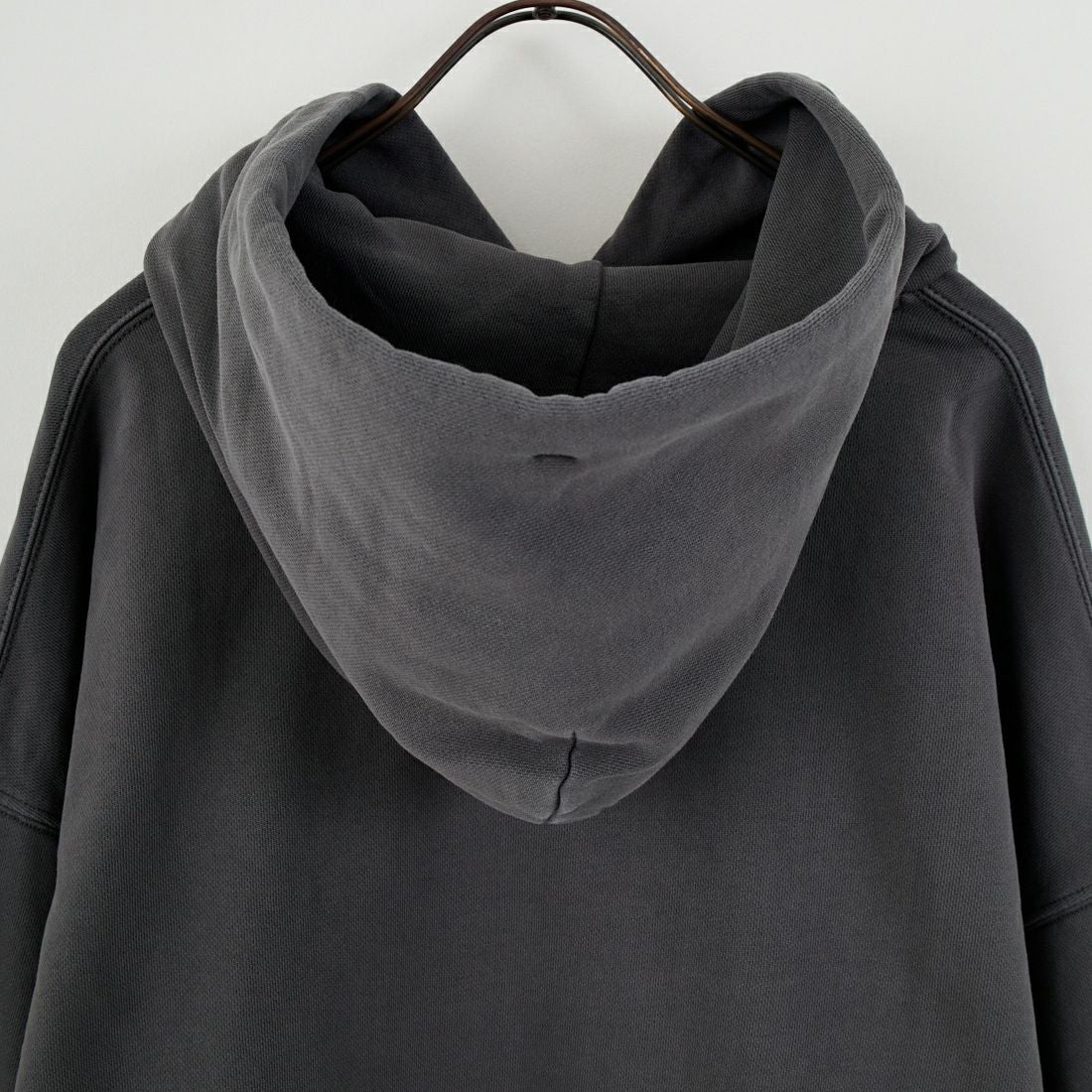 carhartt WIP [カーハートダブリューアイピー] フーデッドベントンスウェットシャツ [I034589] GRAPHITE