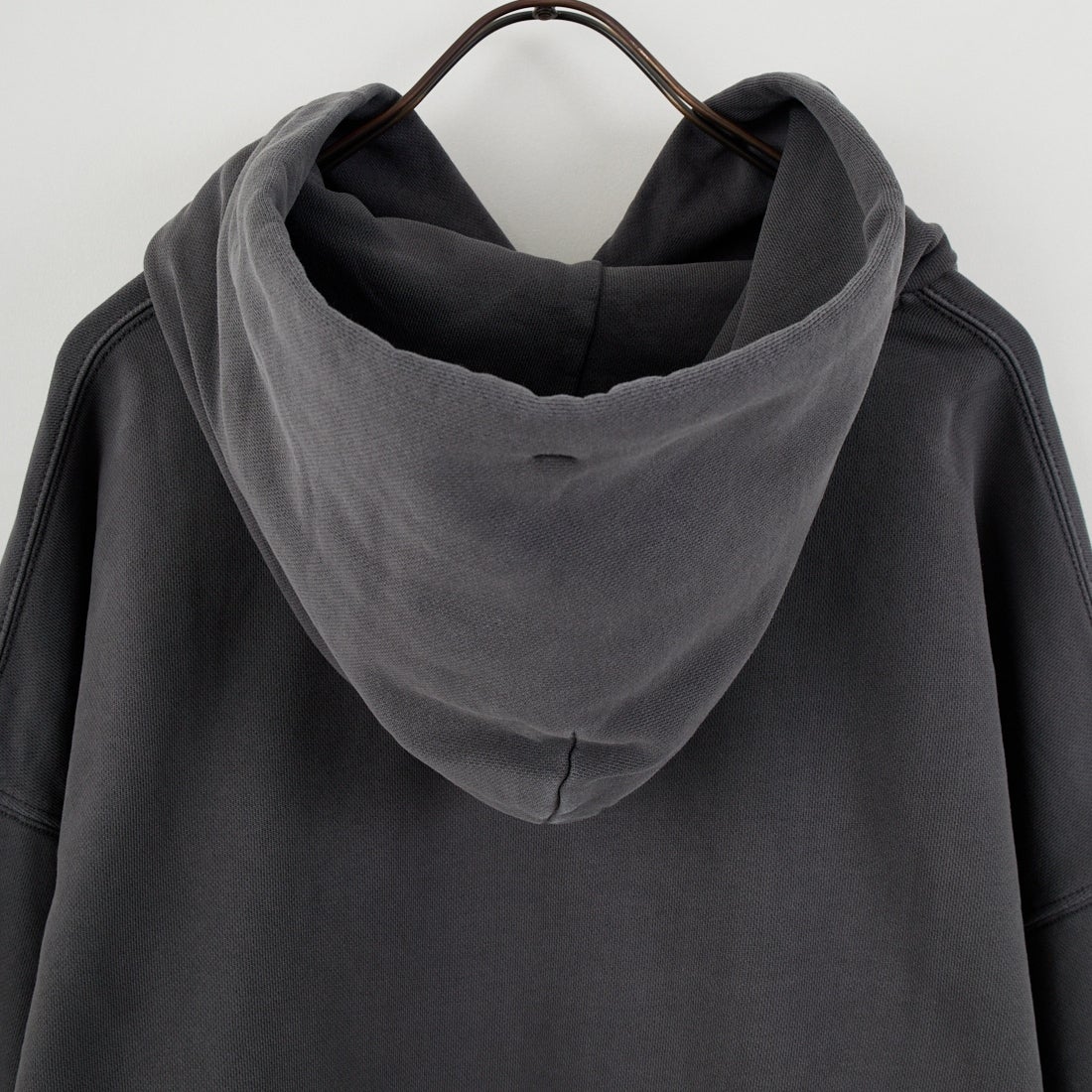 carhartt WIP [カーハートダブリューアイピー] フーデッドベントンスウェットシャツ [I034589] GRAPHITE
