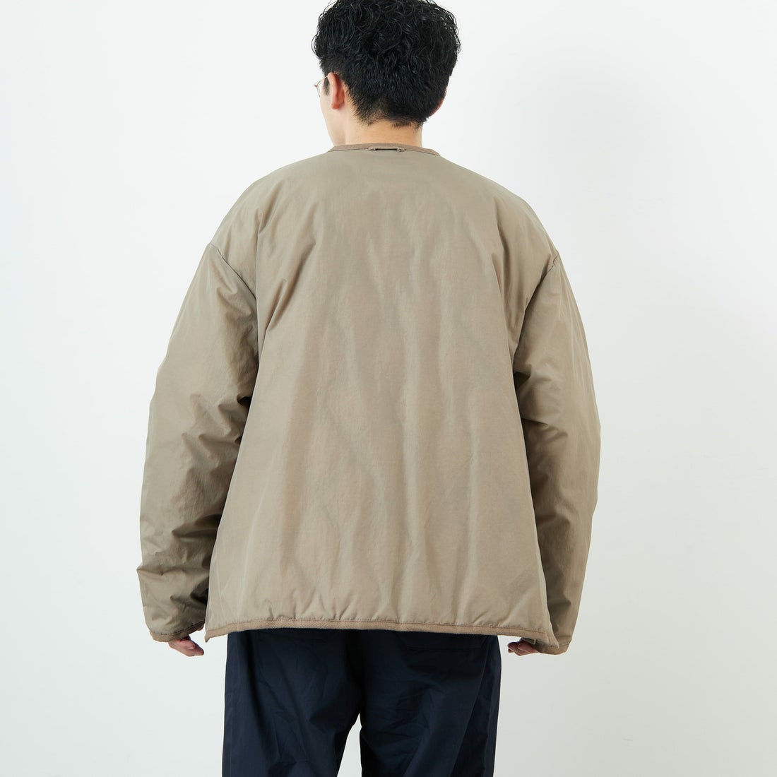 TAION [タイオン] 別注 リバーシブル ライトダウンジャケット [TAION-JF001] KHAKI &&モデル身長：168cm 着用サイズ：L&&
