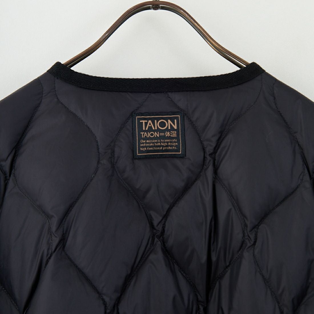 TAION [タイオン] 別注 リバーシブル ライトダウンジャケット [TAION-JF001] BLACK