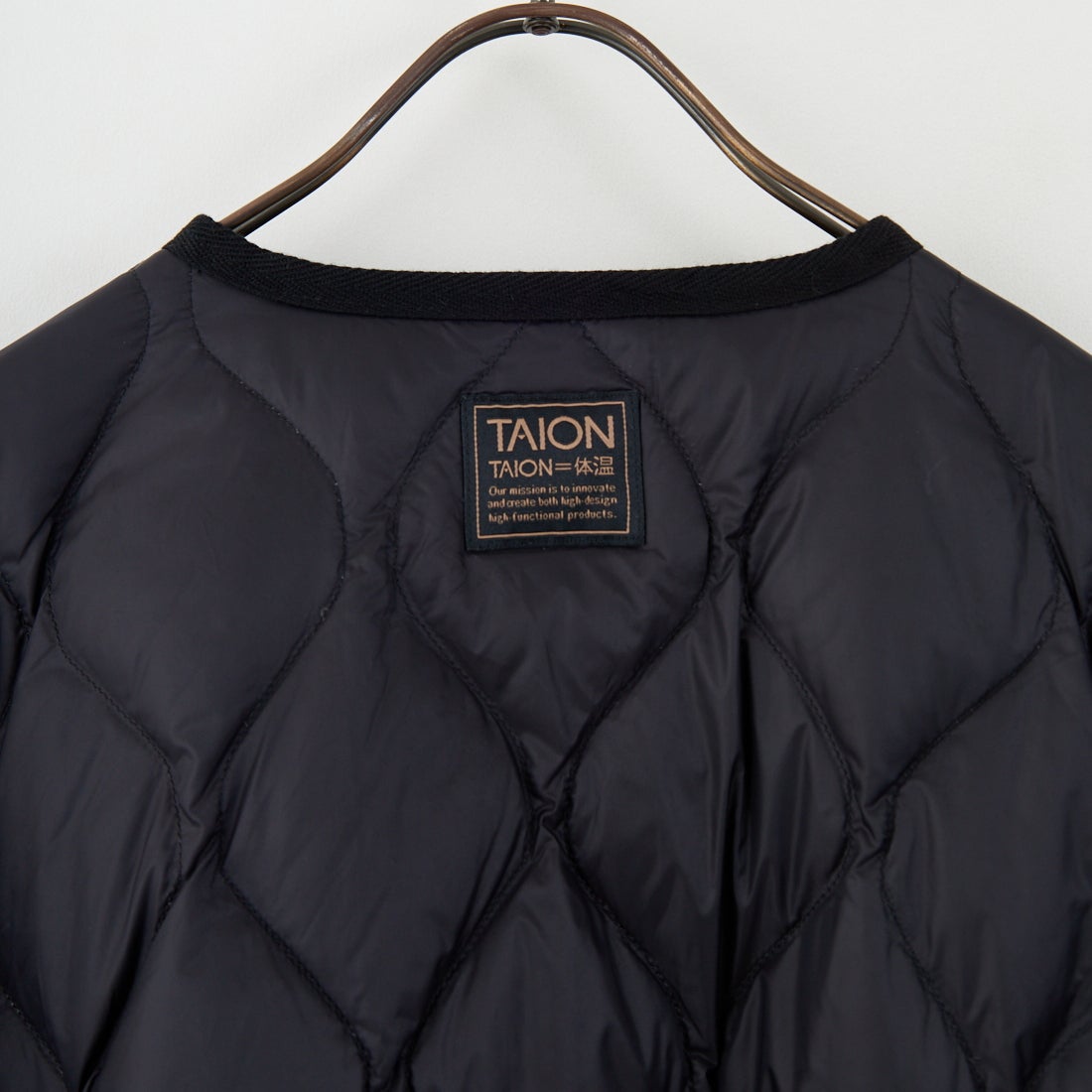 TAION [タイオン] 別注 リバーシブル ライトダウンジャケット [TAION-JF001] BLACK