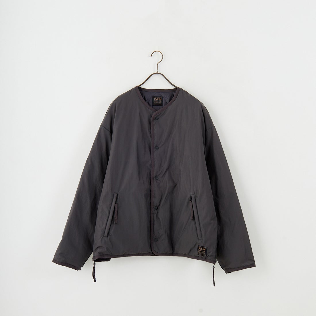 TAION [タイオン] 別注 リバーシブル ライトダウンジャケット [TAION-JF001] D.CHARCOAL