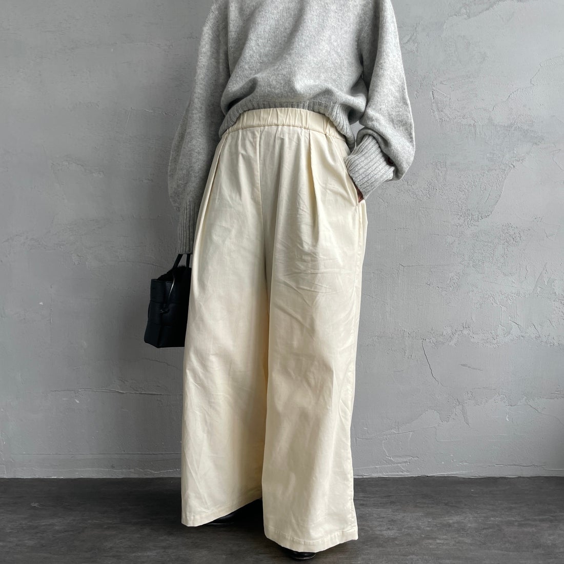 mizuiro ind [ミズイロインド] コーデュロイタックワイドパンツ [4-260067] 12C IVORY &&モデル身長：158cm 着用サイズ：F&&