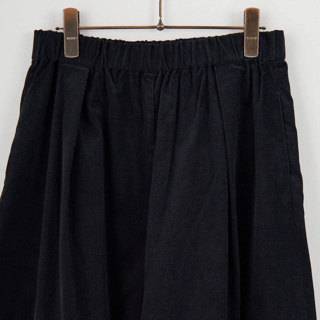 mizuiro ind [ミズイロインド] コーデュロイタックワイドパンツ [4-260067] 99 BLACK