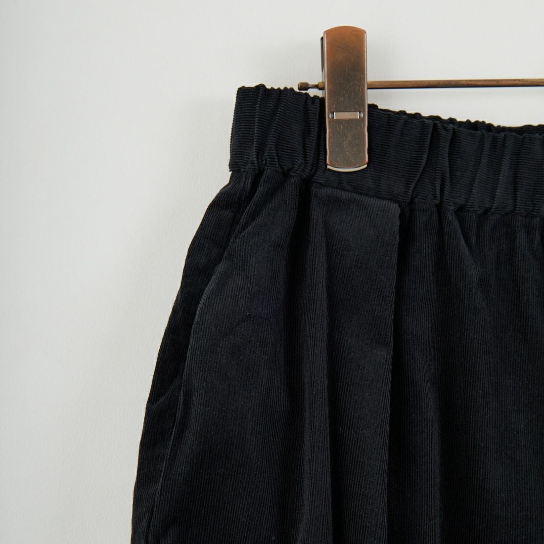 mizuiro ind [ミズイロインド] コーデュロイタックワイドパンツ [4-260067] 99 BLACK