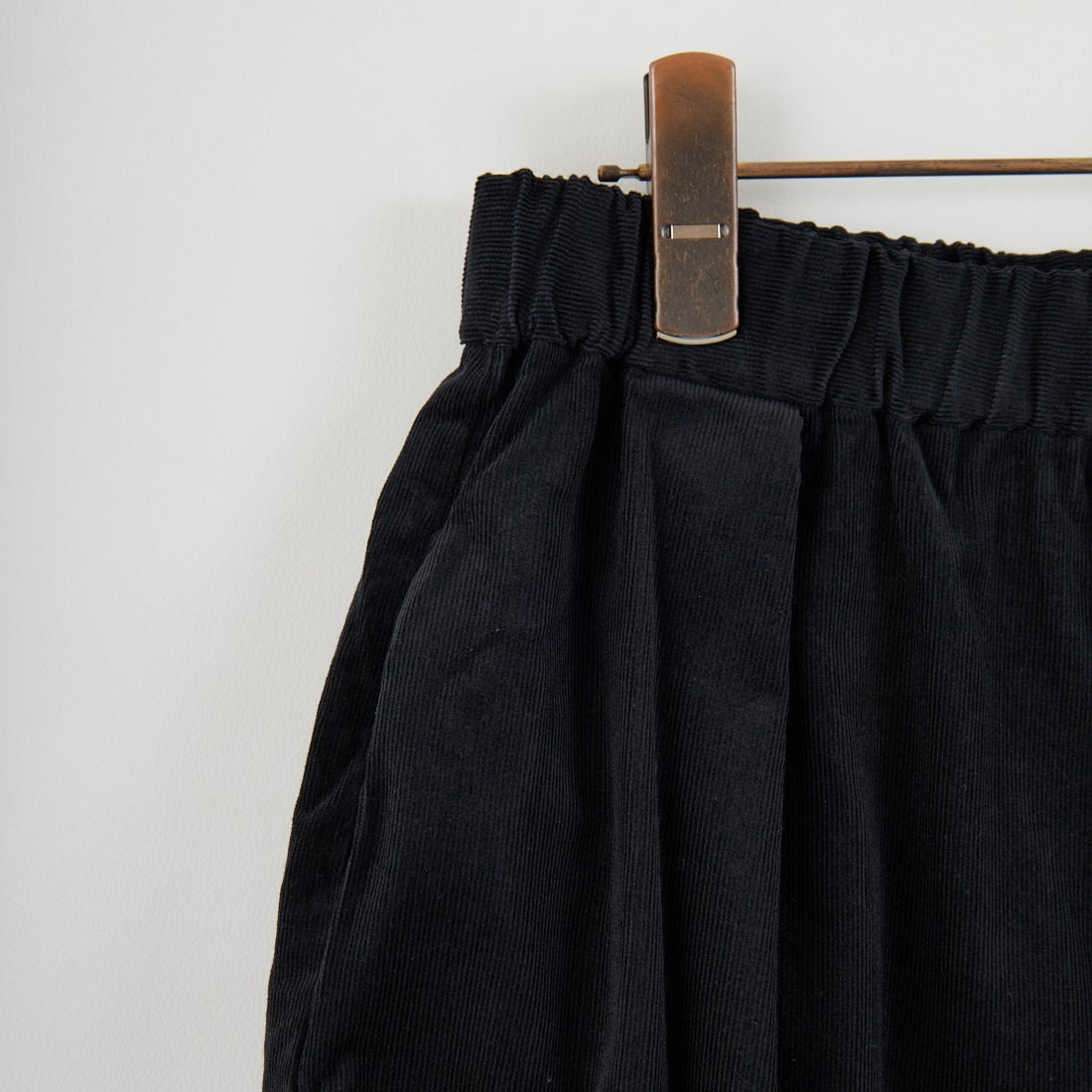mizuiro ind [ミズイロインド] コーデュロイタックワイドパンツ [4-260067] 99 BLACK