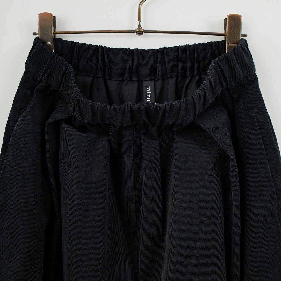 mizuiro ind [ミズイロインド] コーデュロイタックワイドパンツ [4-260067] 99 BLACK