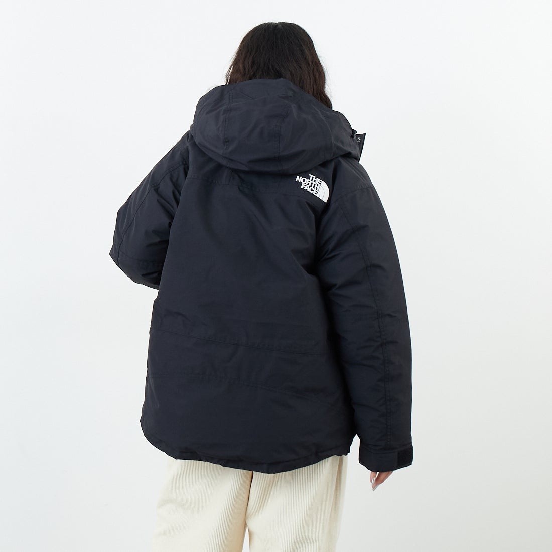THE NORTH FACE [ザ ノースフェイス] マウンテンダウンジャケット [ND92549] K &&モデル身長：162cm 着用サイズ：XS&&
