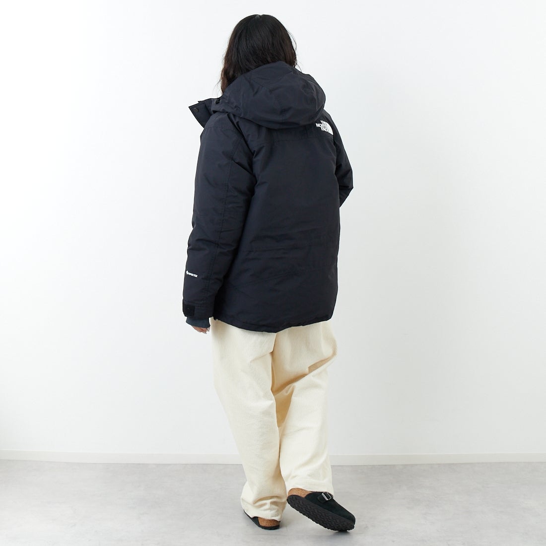 THE NORTH FACE [ザ ノースフェイス] マウンテンダウンジャケット [ND92549] K &&モデル身長：162cm 着用サイズ：XS&&