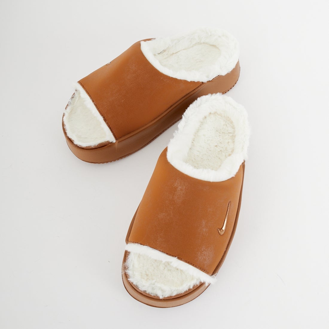 NIKE [ナイキ] カームエレベーションファー スライドサンダル [HV8560] 200 LT BRI