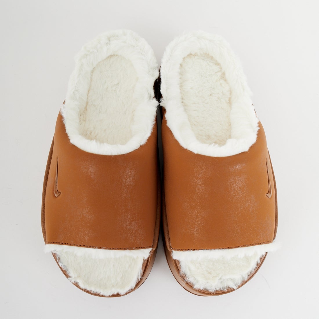 NIKE [ナイキ] カームエレベーションファー スライドサンダル [HV8560] 200 LT BRI