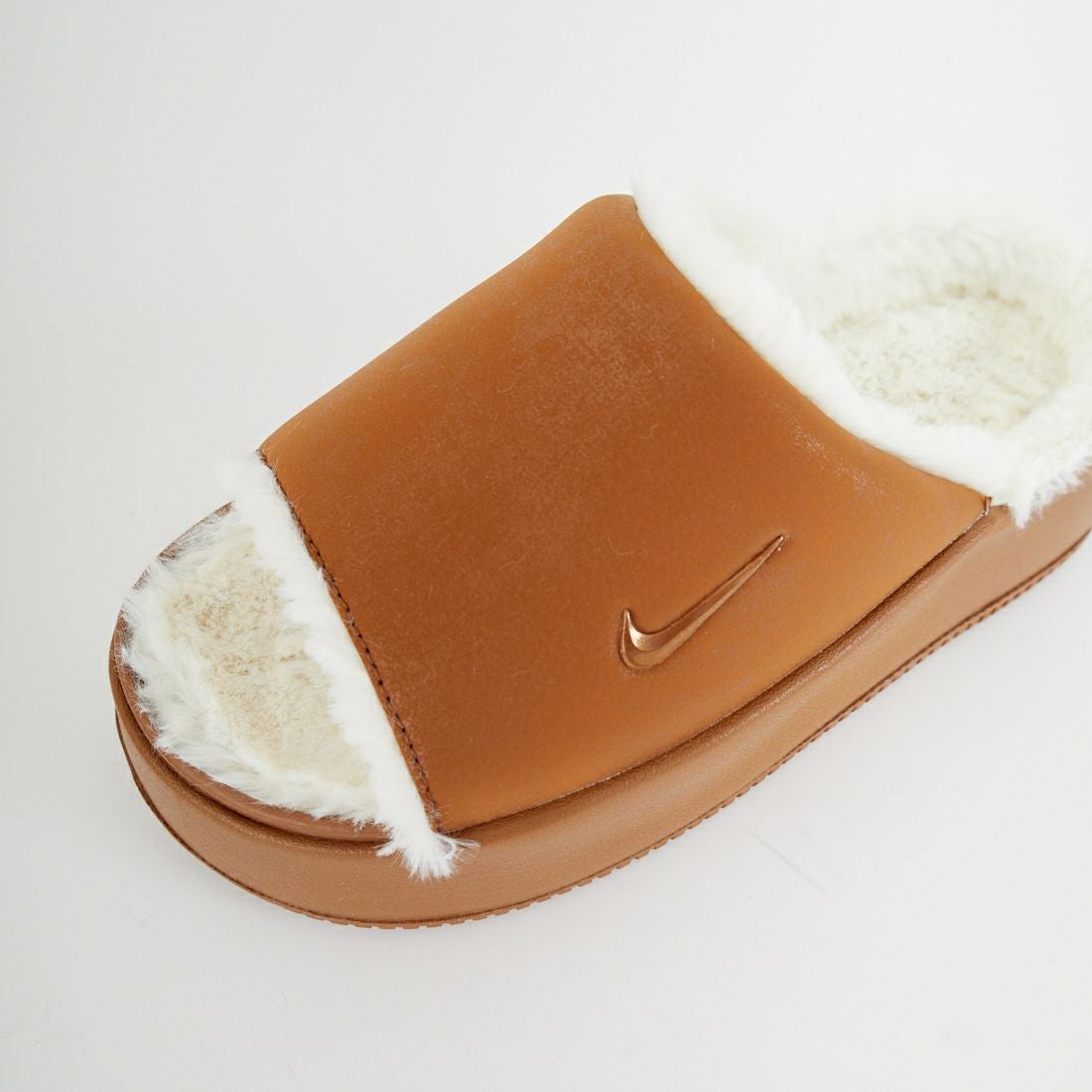 NIKE [ナイキ] カームエレベーションファー スライドサンダル [HV8560] 200 LT BRI